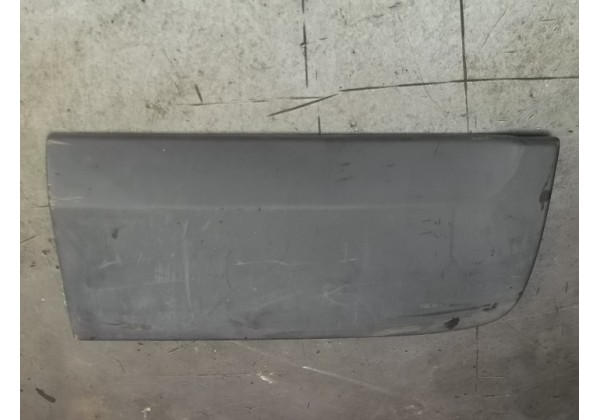 Накладка задньої правої розпашної дверки Renault Kangoo, 8200188541, 7700304870, 8200101806*